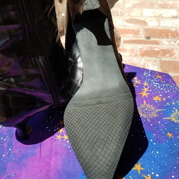 Boots - Picture 4 of 4